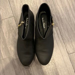 Cute short boots! Black with gold zipper